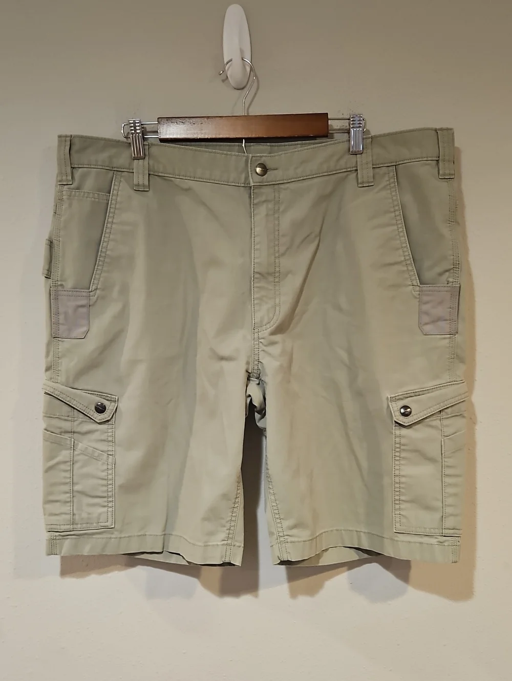 Carhartt Khaki Relaxed Cargo Shorts